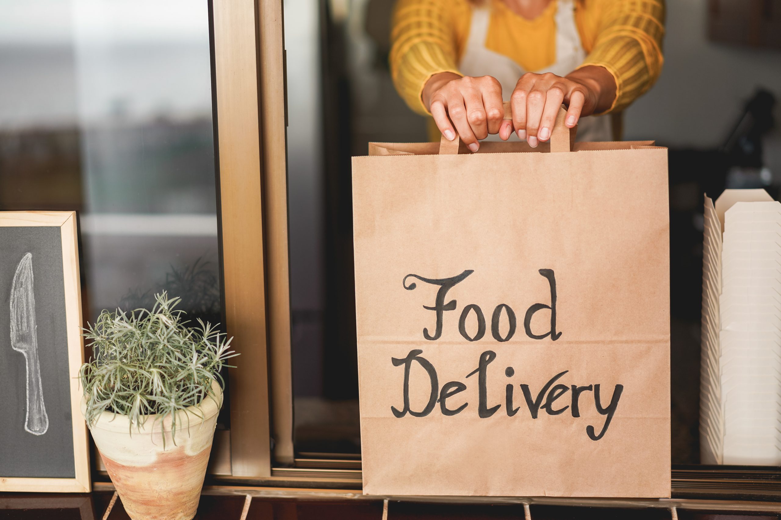 How to Keep Food Fresh and Presentable During Delivery